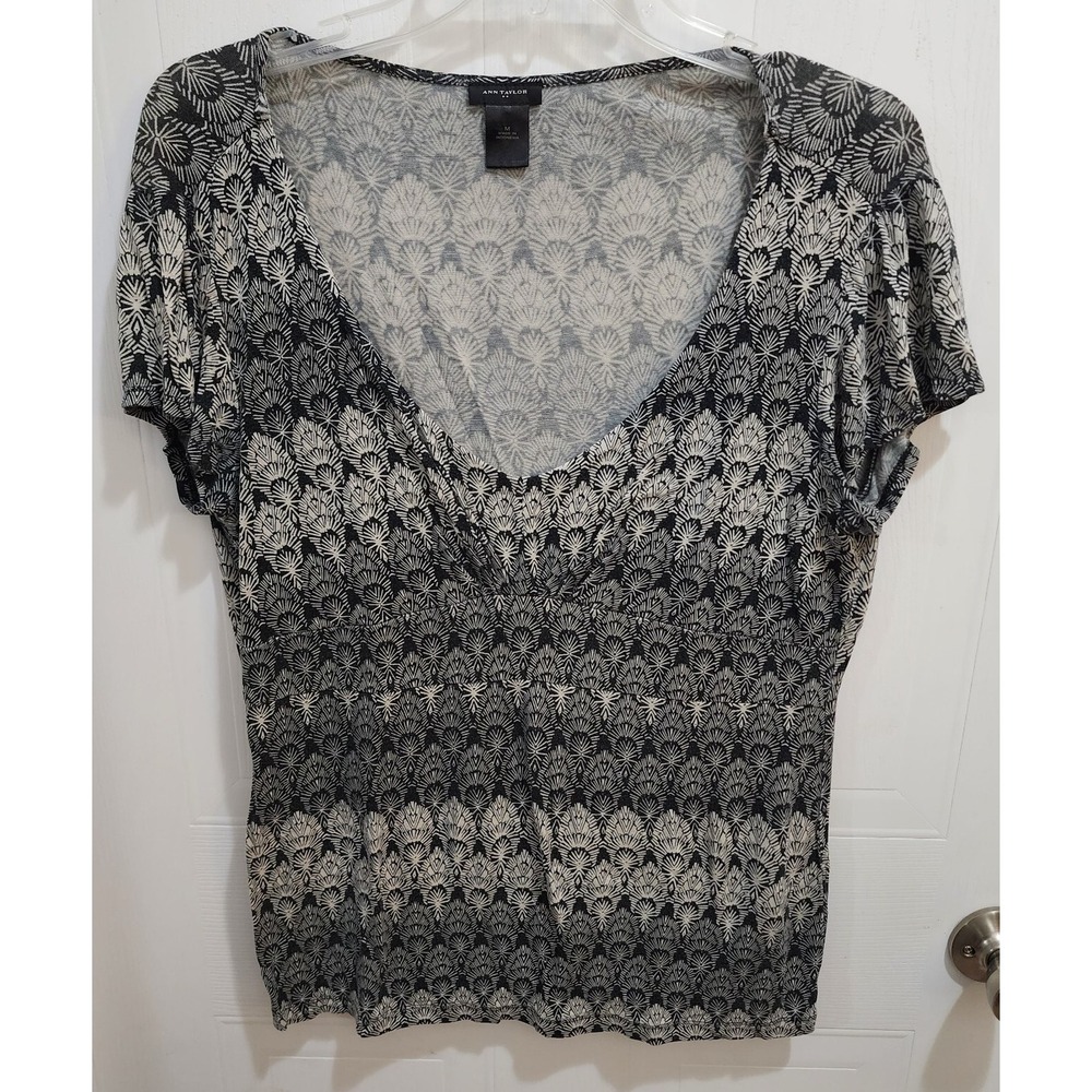 Ann Taylor Womens Blouse Top Short Sleeve Deep Scoop Neck Rayon Stretch Size M